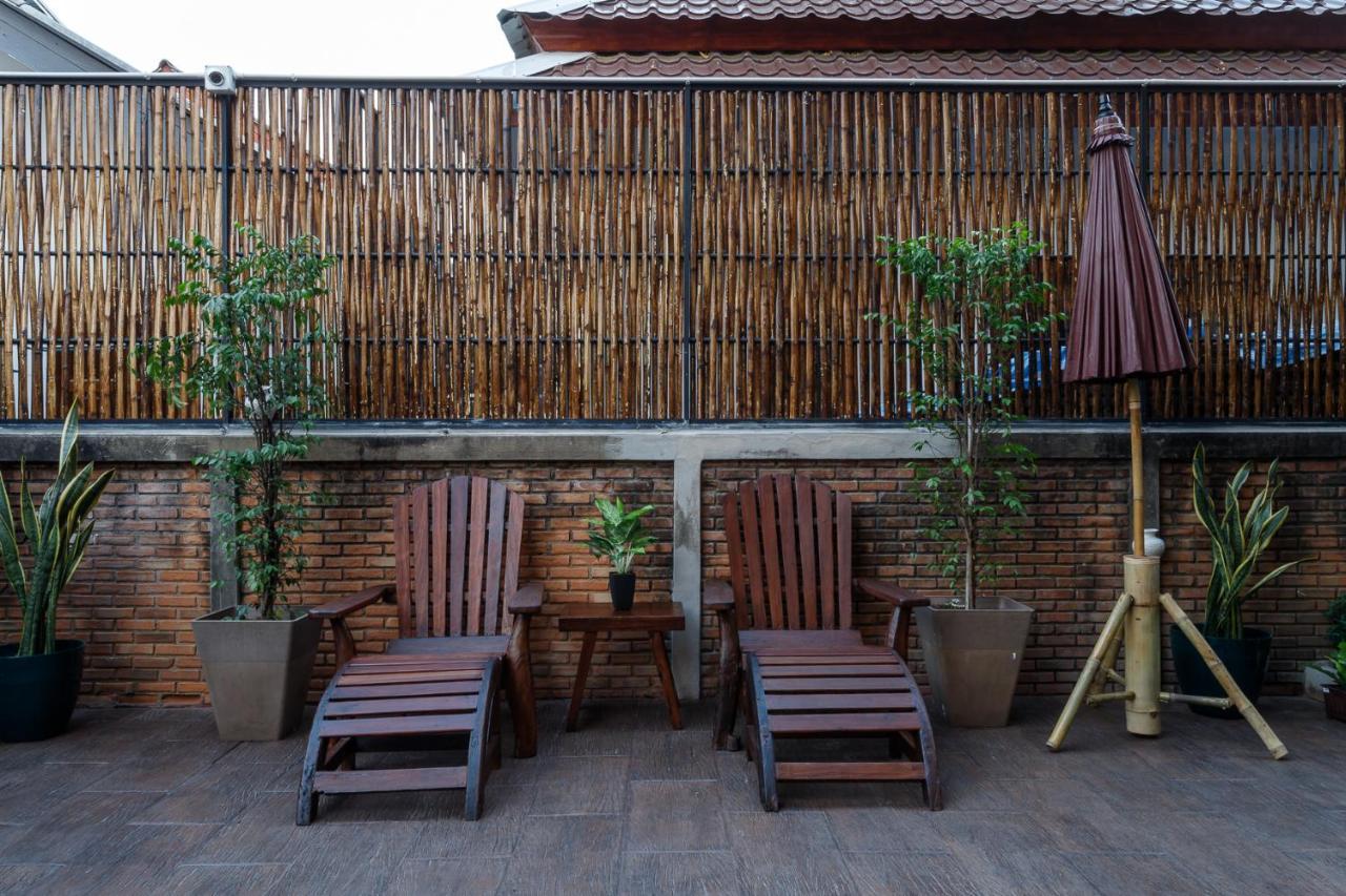 Hostel One Art And Gallery Chiang Mai Exterior foto