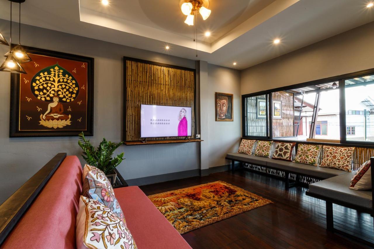 Hostel One Art And Gallery Chiang Mai Exterior foto